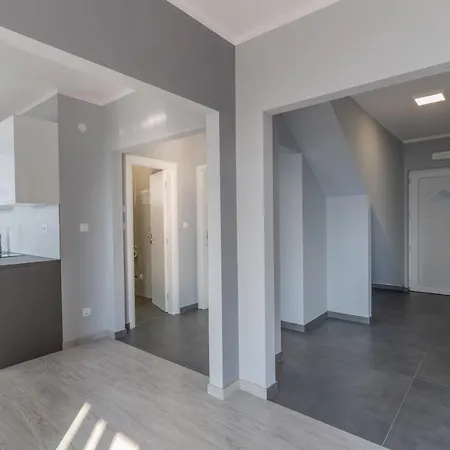 Stunning 2 Bedroom *